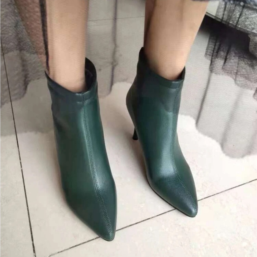 Shoes - Picture 2 of 8